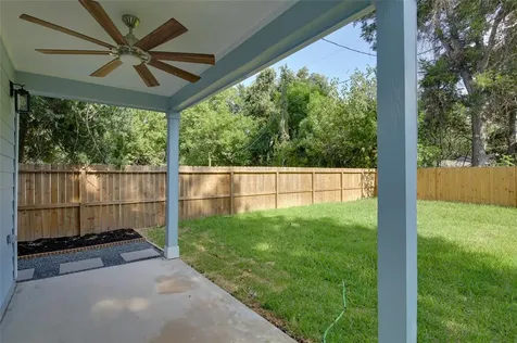 955 Ringold Street Houston TX 77088