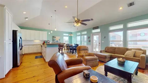 1121 Blue Water Drive Crystal Beach TX 77650