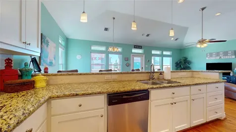 1121 Blue Water Drive Crystal Beach TX 77650