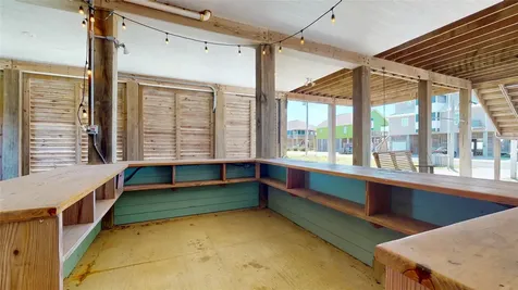 1121 Blue Water Drive Crystal Beach TX 77650