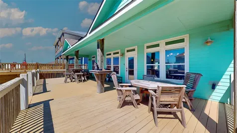 1121 Blue Water Drive Crystal Beach TX 77650