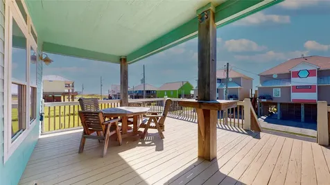 1121 Blue Water Drive Crystal Beach TX 77650