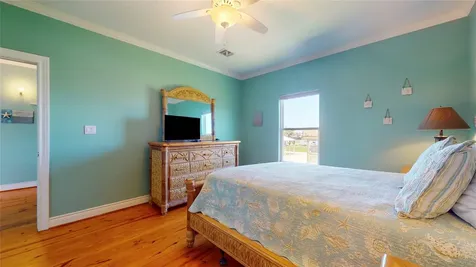 1121 Blue Water Drive Crystal Beach TX 77650