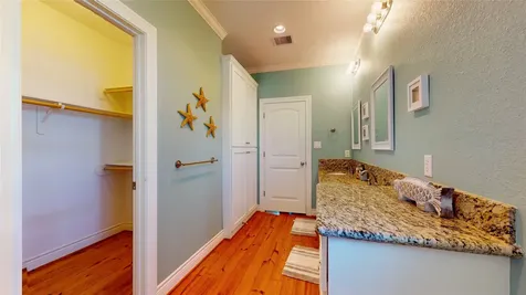 1121 Blue Water Drive Crystal Beach TX 77650