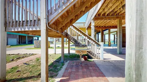 1121 Blue Water Drive Crystal Beach TX 77650