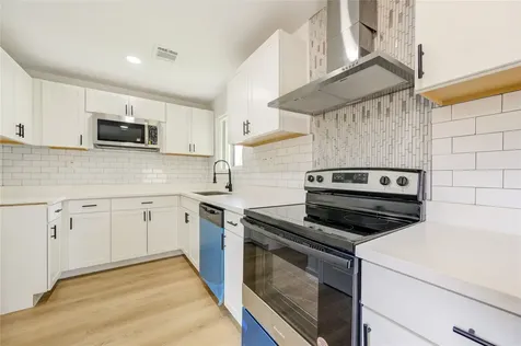863 Marcolin Street Houston TX 77088