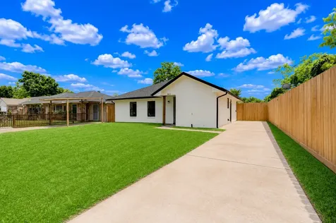 863 Marcolin Street Houston TX 77088