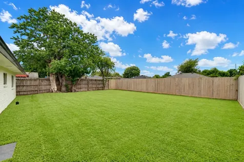863 Marcolin Street Houston TX 77088