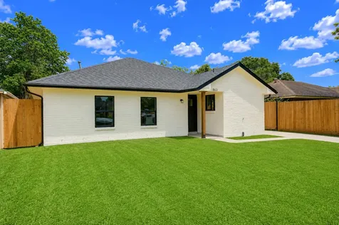 863 Marcolin Street Houston TX 77088