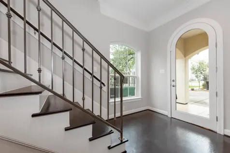 5637 Kiam Street B Houston TX 77007