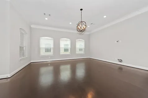 5637 Kiam Street B Houston TX 77007