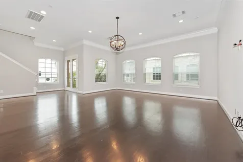 5637 Kiam Street B Houston TX 77007
