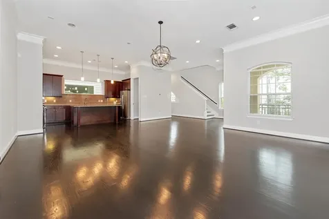 5637 Kiam Street B Houston TX 77007