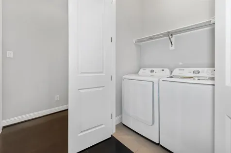 5637 Kiam Street B Houston TX 77007