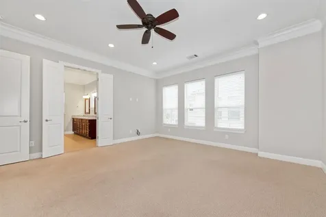 5637 Kiam Street B Houston TX 77007