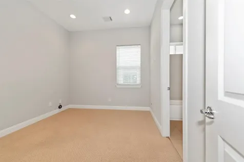 5637 Kiam Street B Houston TX 77007