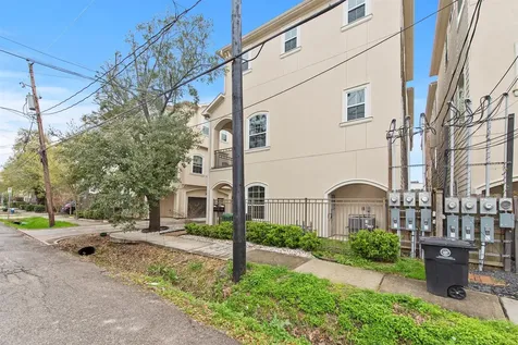5637 Kiam Street B Houston TX 77007