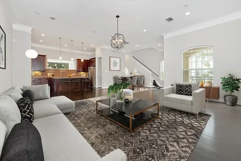 5637 Kiam Street B Houston TX 77007