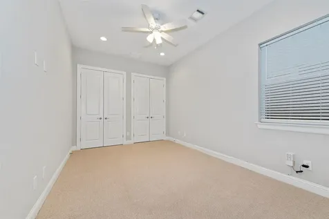 5637 Kiam Street B Houston TX 77007