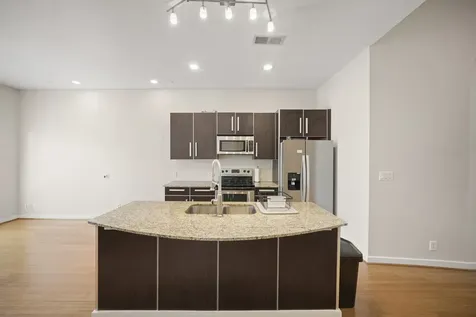 806 Jackson Hill Street 302 Houston TX 77007