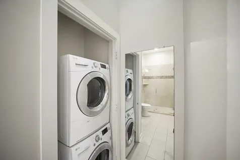 806 Jackson Hill Street 302 Houston TX 77007