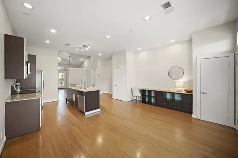 806 Jackson Hill Street 302 Houston TX 77007