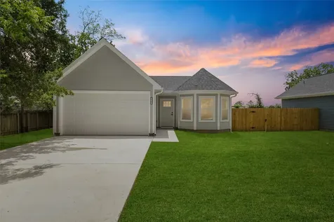 3708 E Avenue S E Santa Fe TX 77510