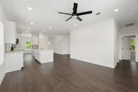 3708 E Avenue S E Santa Fe TX 77510
