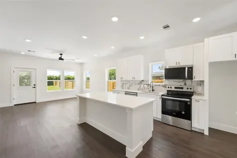 3708 E Avenue S E Santa Fe TX 77510