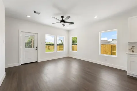 3708 E Avenue S E Santa Fe TX 77510