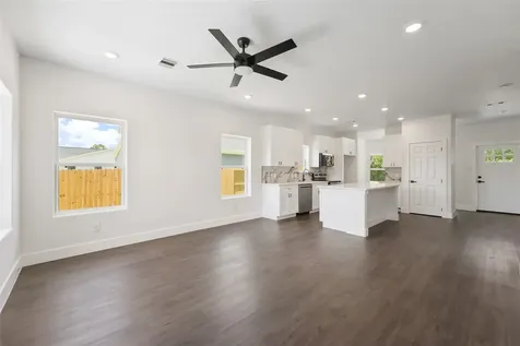 3708 E Avenue S E Santa Fe TX 77510