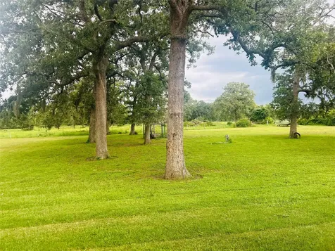 10309 Cr 1 Hallettsville TX 77964