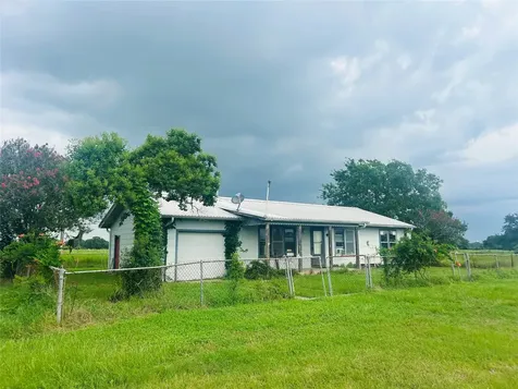 10309 Cr 1 Hallettsville TX 77964