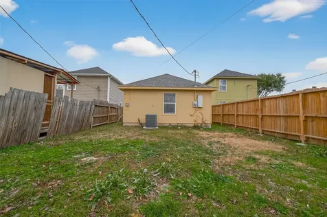 5637 Lotus Street Houston TX 77085