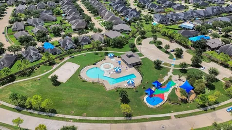 2924 Perdido Bay Lane Pearland TX 77584