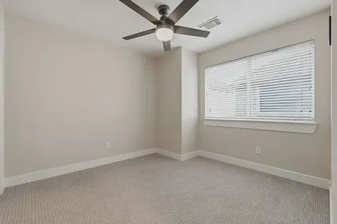 226 Sydnor Street Houston TX 77020