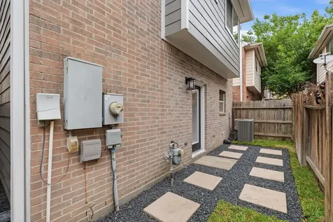 226 Sydnor Street Houston TX 77020