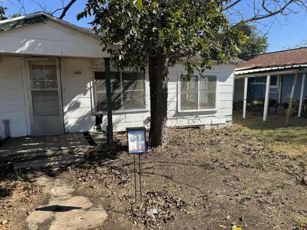 948 S Williamson Street Giddings TX 78942
