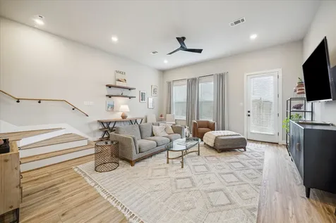 5818 Francis Oak Place Houston TX 77091
