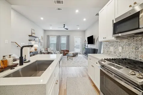 5818 Francis Oak Place Houston TX 77091