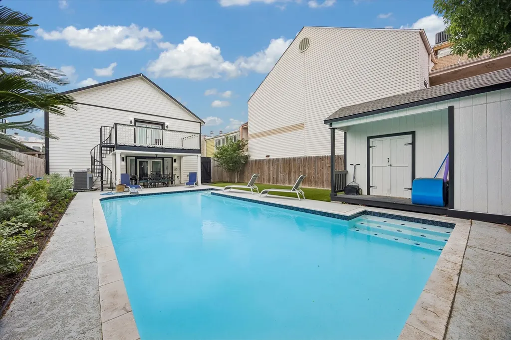 1420 Indiana Street Houston TX 77006