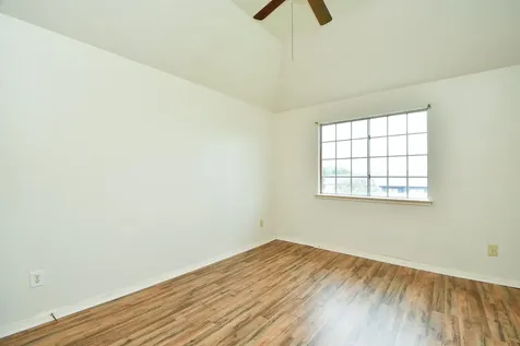 4306 W Thunderwood Circle Fresno TX 77545