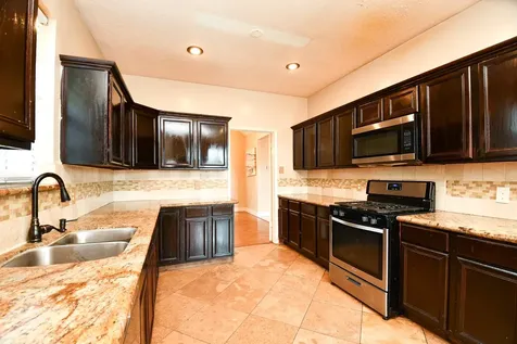 4306 W Thunderwood Circle Fresno TX 77545