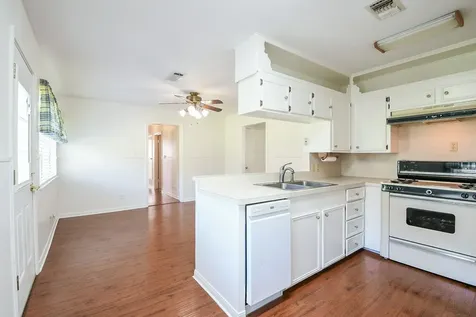 129 Cannon Street Clute TX 77531