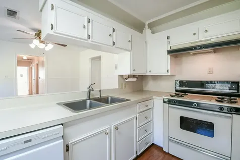 129 Cannon Street Clute TX 77531
