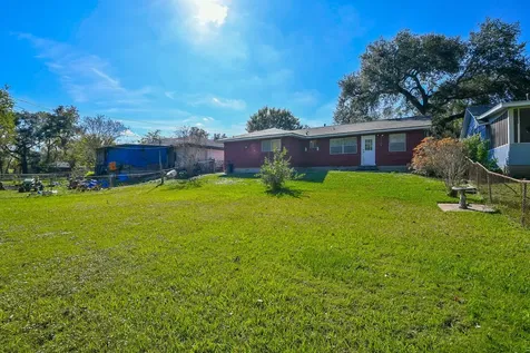 129 Cannon Street Clute TX 77531