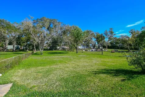 129 Cannon Street Clute TX 77531