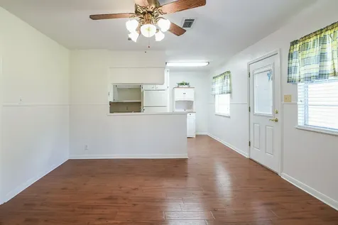 129 Cannon Street Clute TX 77531