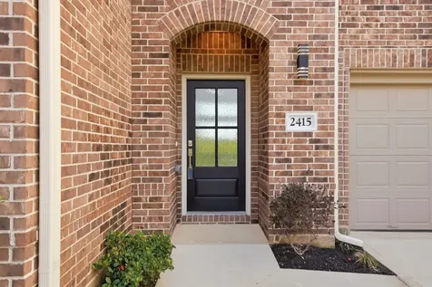 2415 Inlet Court Fresno TX 77545