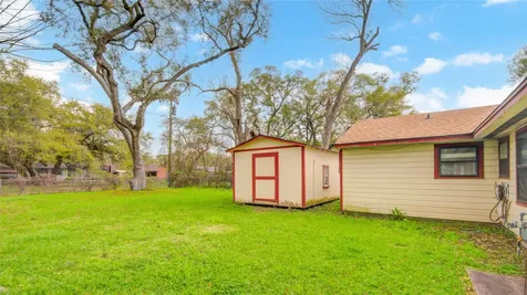 215 Cypress Street Lake Jackson TX 77566